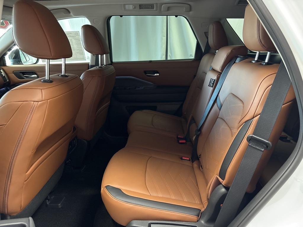 new 2025 Nissan Pathfinder car, priced at $49,445