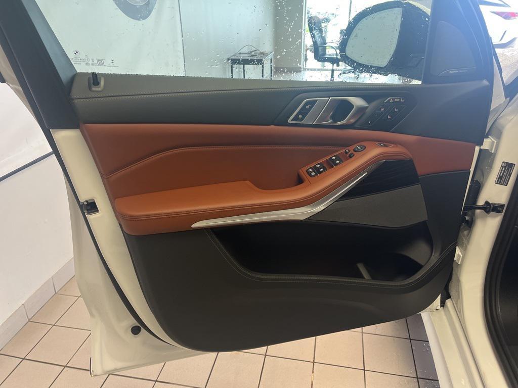 new 2026 BMW X7 car, priced at $103,635