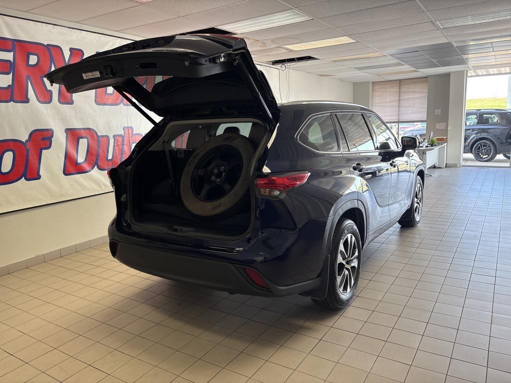 used 2022 Toyota Highlander car, priced at $30,989