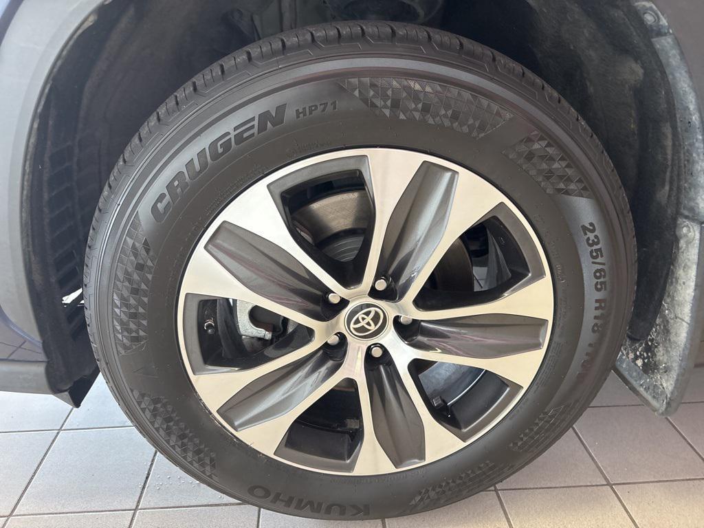 used 2022 Toyota Highlander car, priced at $30,989