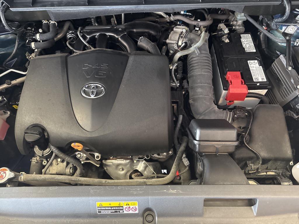 used 2022 Toyota Highlander car, priced at $30,989