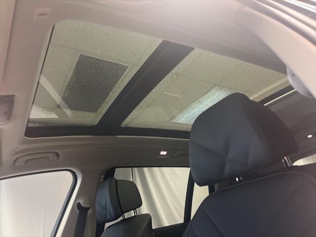 new 2026 BMW X7 car, priced at $92,975