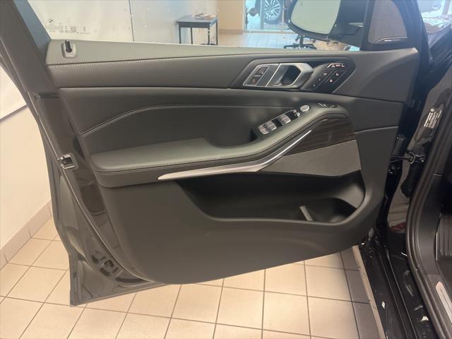 new 2026 BMW X7 car, priced at $92,975