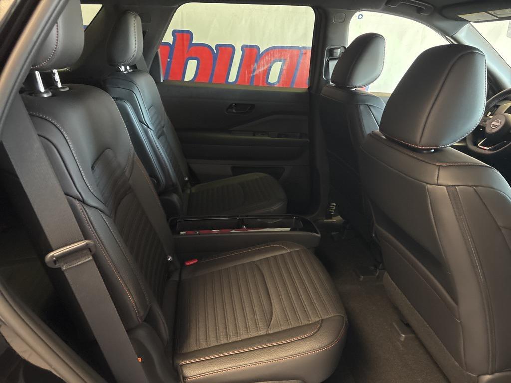 new 2025 Nissan Pathfinder car, priced at $41,620