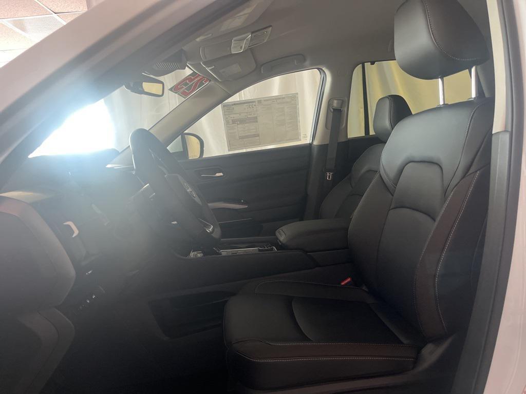 new 2025 Nissan Pathfinder car, priced at $46,456