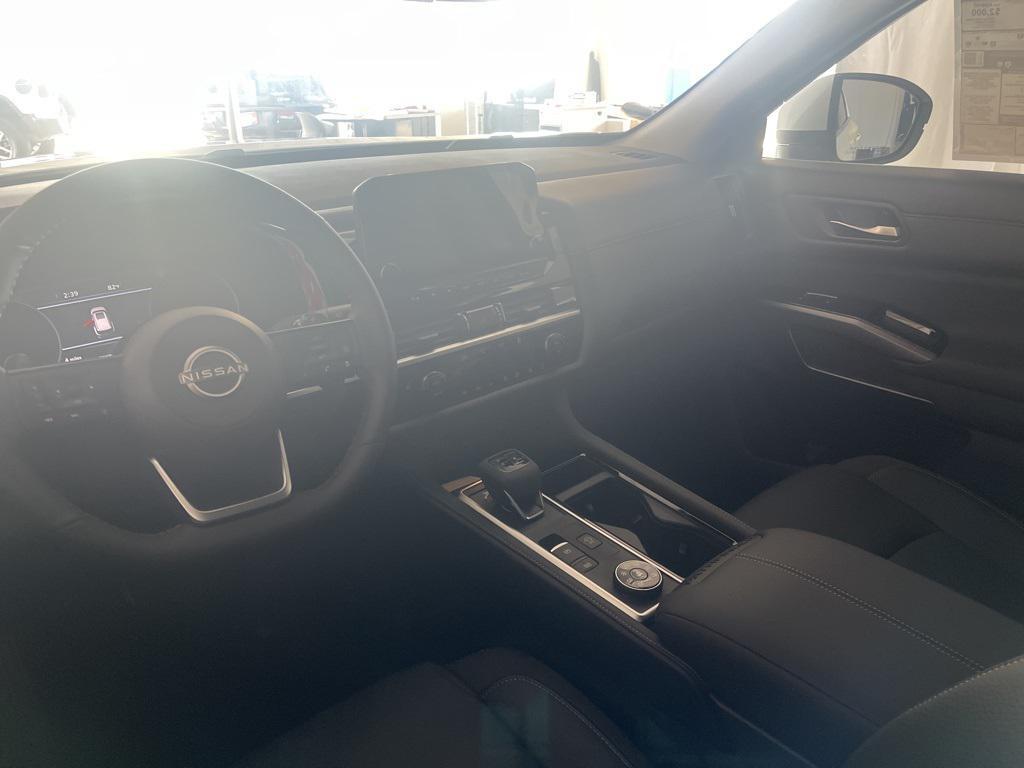 new 2025 Nissan Pathfinder car, priced at $46,456