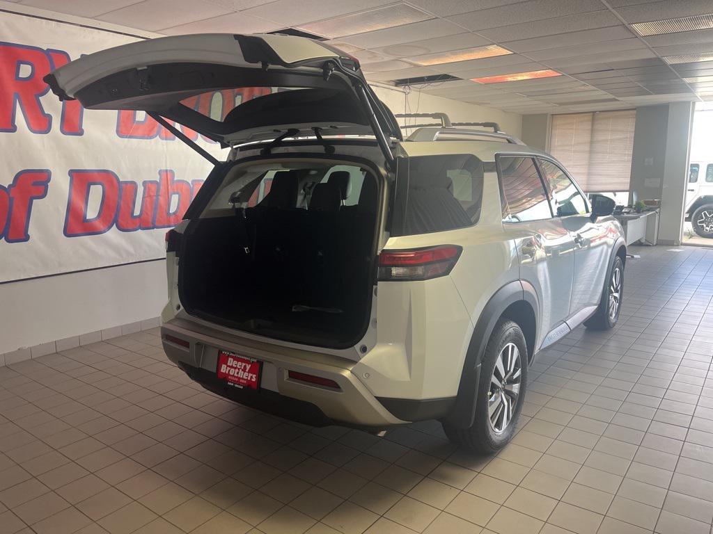 new 2025 Nissan Pathfinder car, priced at $46,456