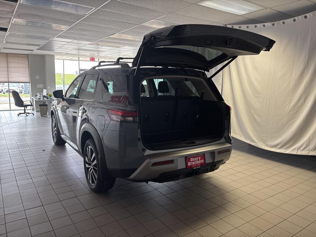 new 2025 Nissan Pathfinder car, priced at $51,380