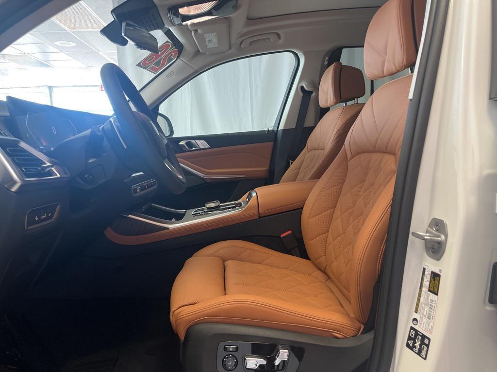 new 2026 BMW X7 car, priced at $92,975