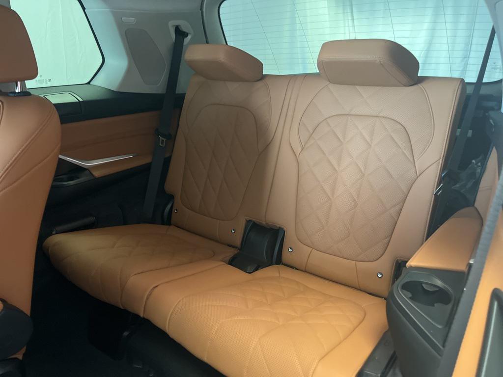 new 2026 BMW X7 car, priced at $92,975