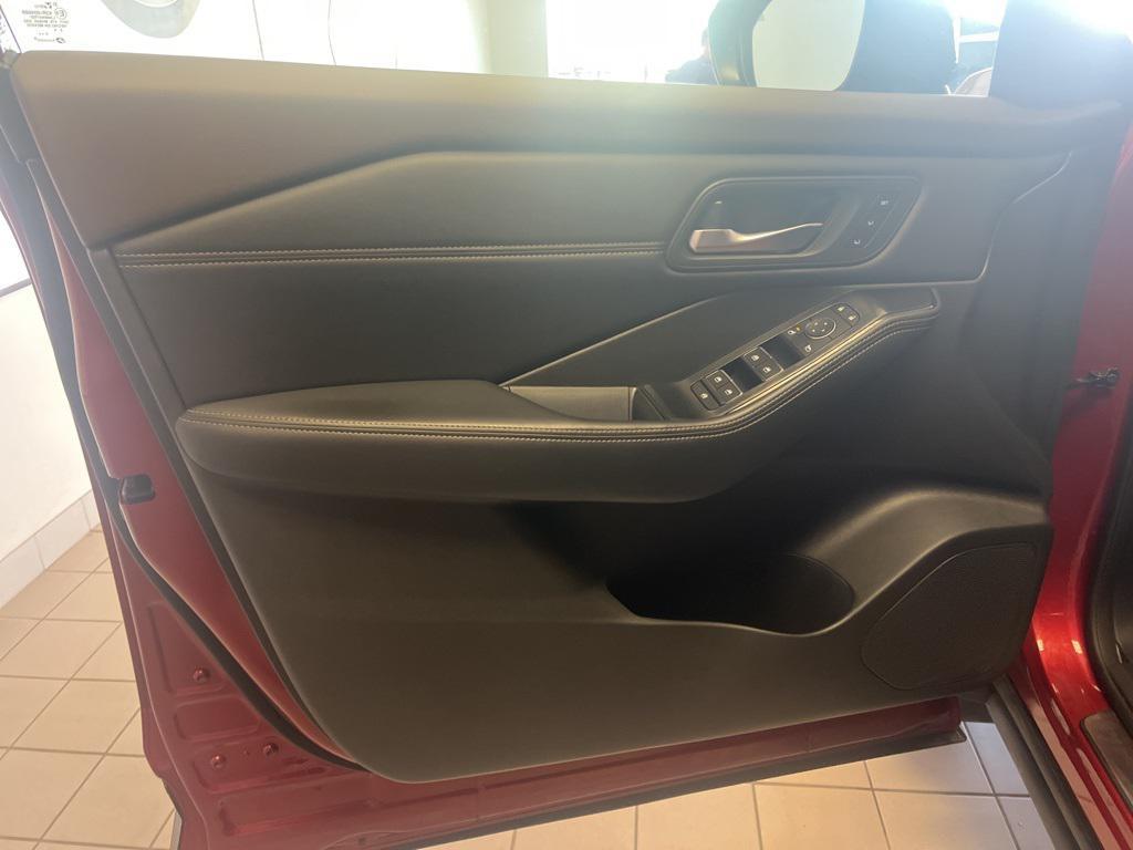 used 2023 Nissan Rogue car, priced at $21,622