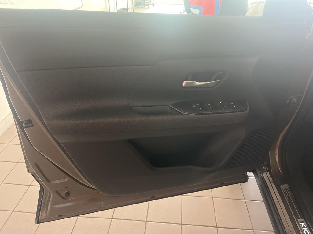 new 2025 Nissan Kicks car, priced at $29,790