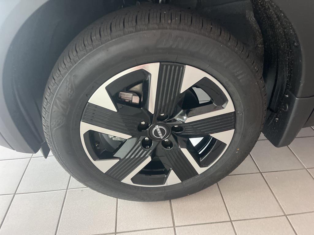 new 2025 Nissan Kicks car, priced at $29,790