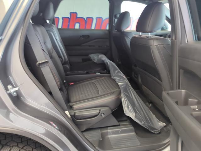 new 2025 Nissan Pathfinder car, priced at $45,575