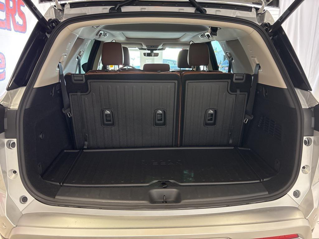 new 2025 Nissan Pathfinder car, priced at $47,715