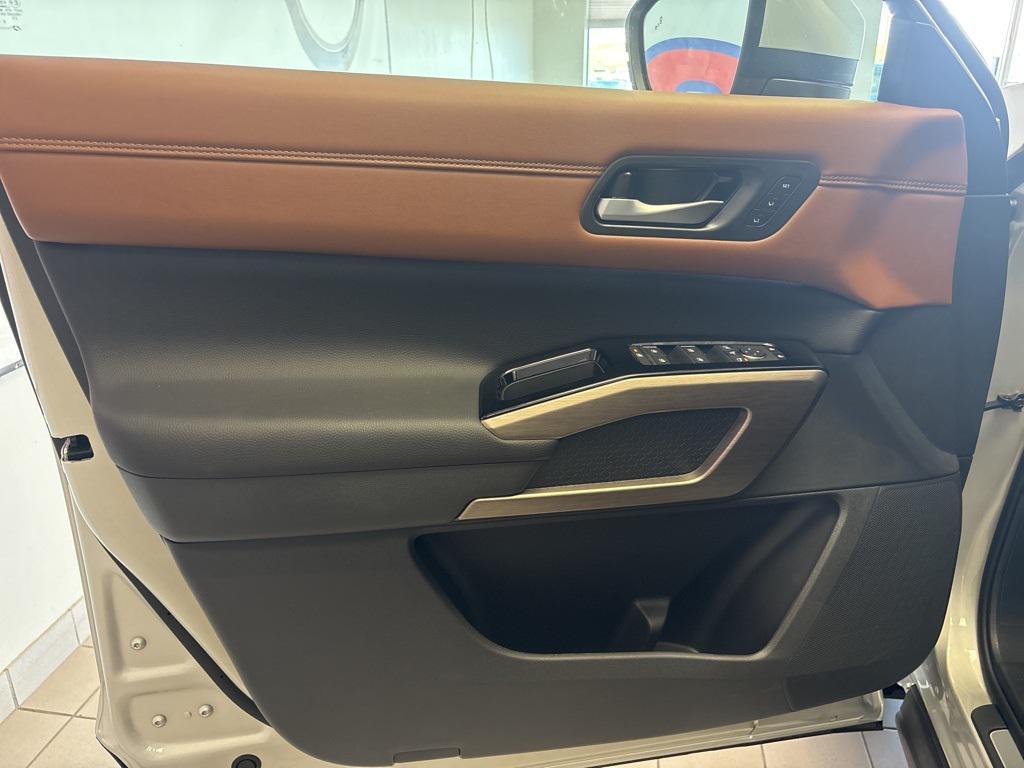 new 2025 Nissan Pathfinder car, priced at $47,715