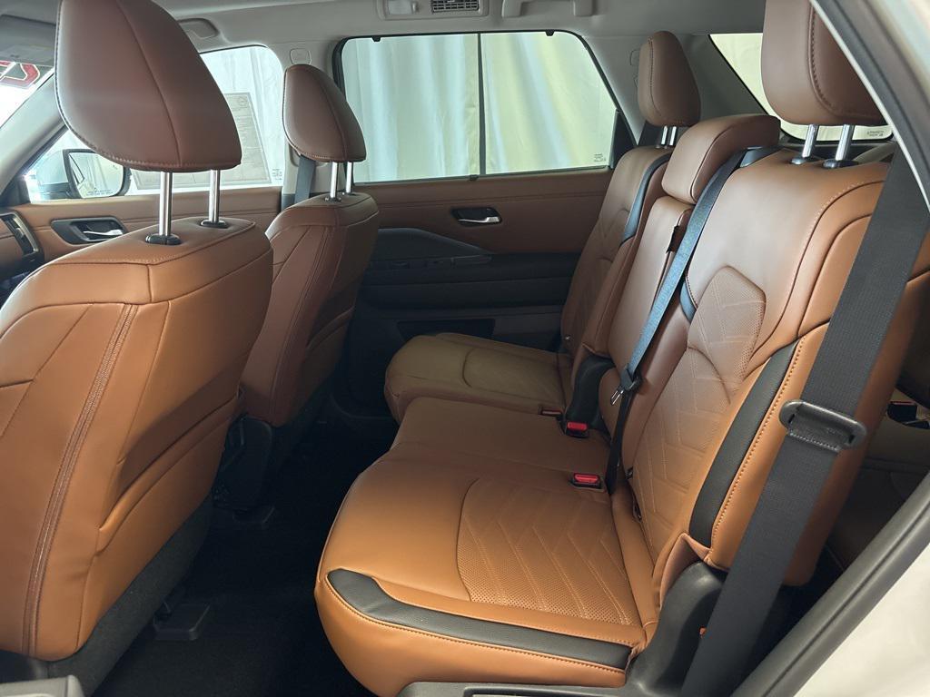 new 2025 Nissan Pathfinder car, priced at $47,715