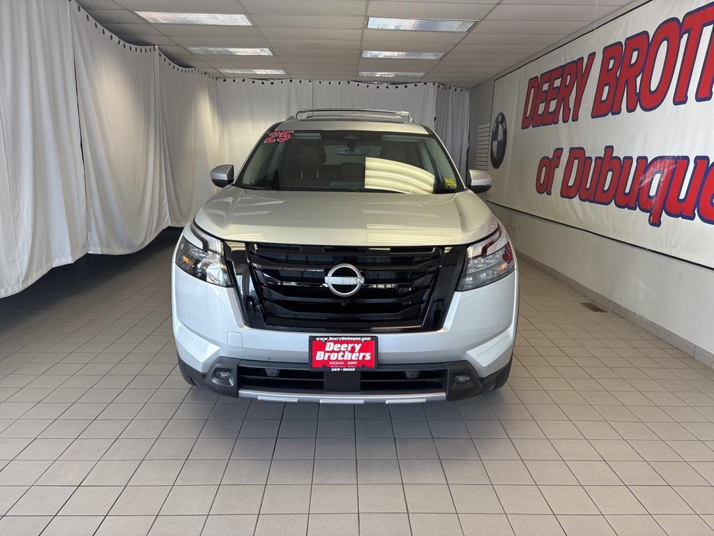 new 2025 Nissan Pathfinder car, priced at $47,715