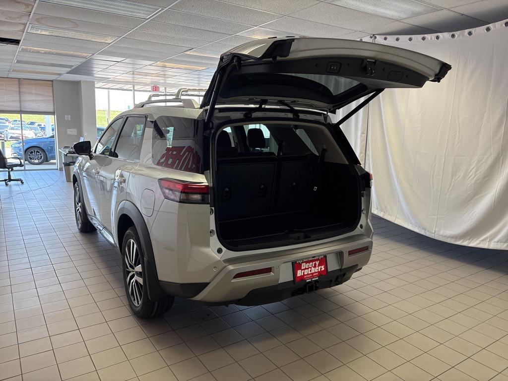 new 2025 Nissan Pathfinder car, priced at $47,715
