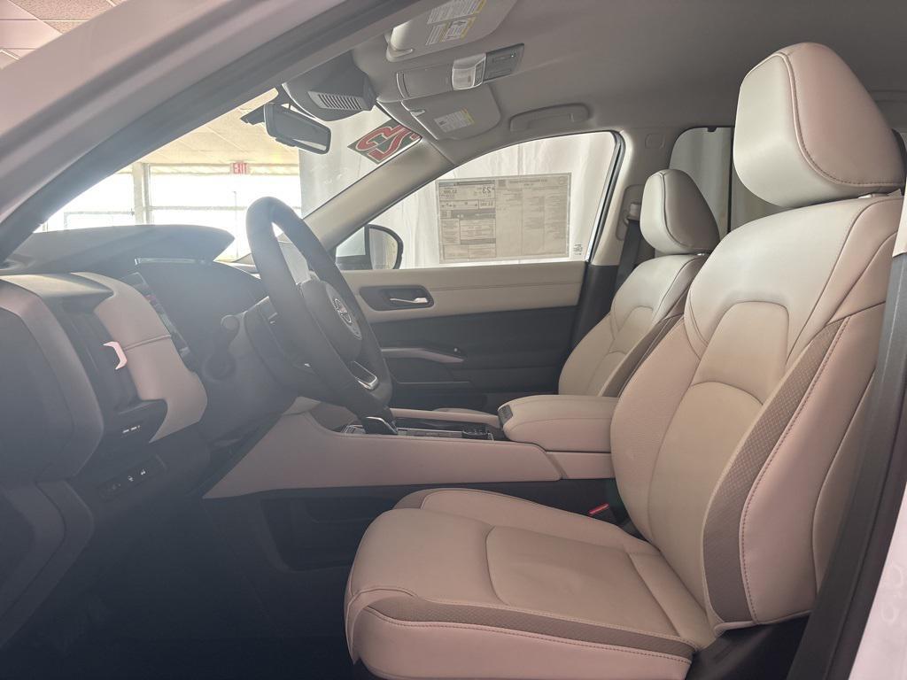 new 2025 Nissan Pathfinder car, priced at $40,245