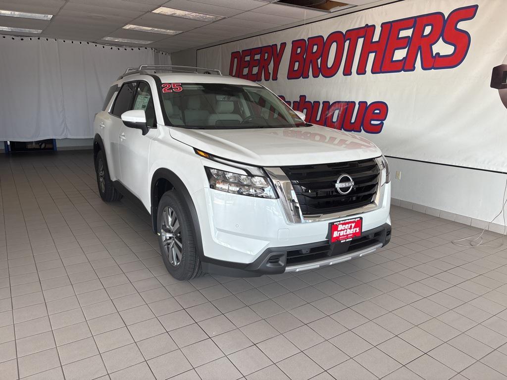 new 2025 Nissan Pathfinder car, priced at $41,659