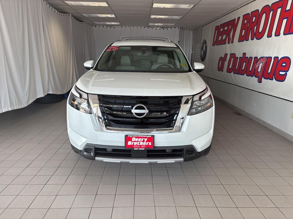 new 2025 Nissan Pathfinder car, priced at $40,245