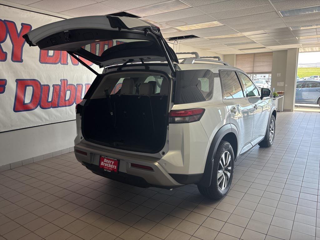 new 2025 Nissan Pathfinder car, priced at $40,245