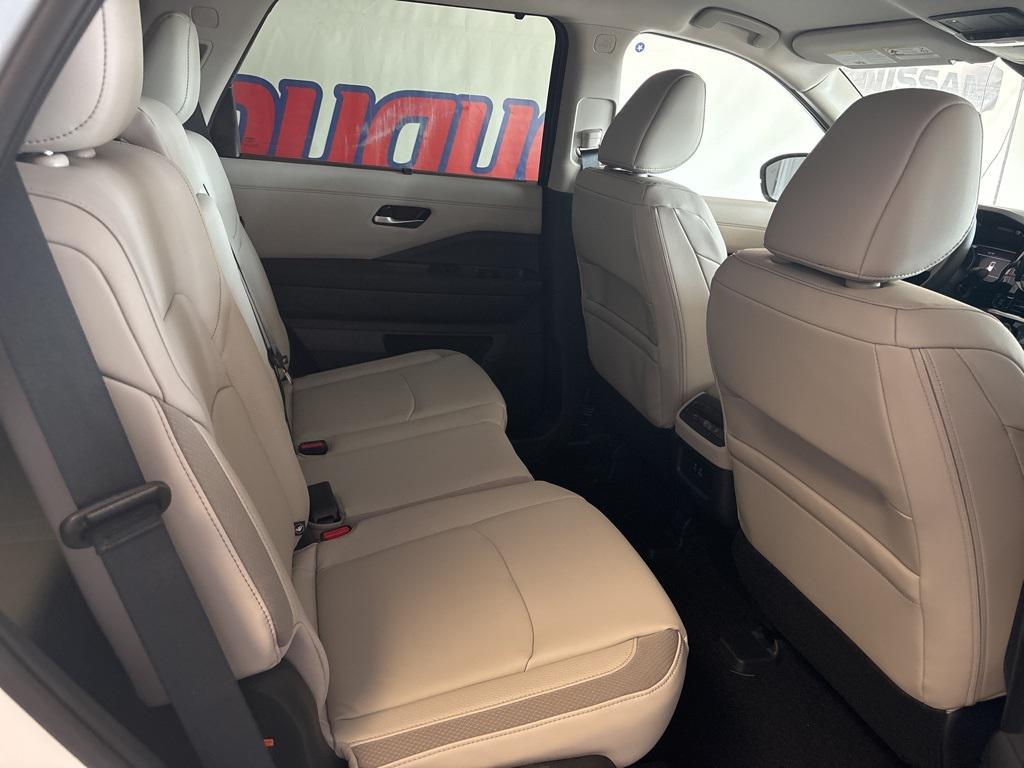new 2025 Nissan Pathfinder car, priced at $40,245