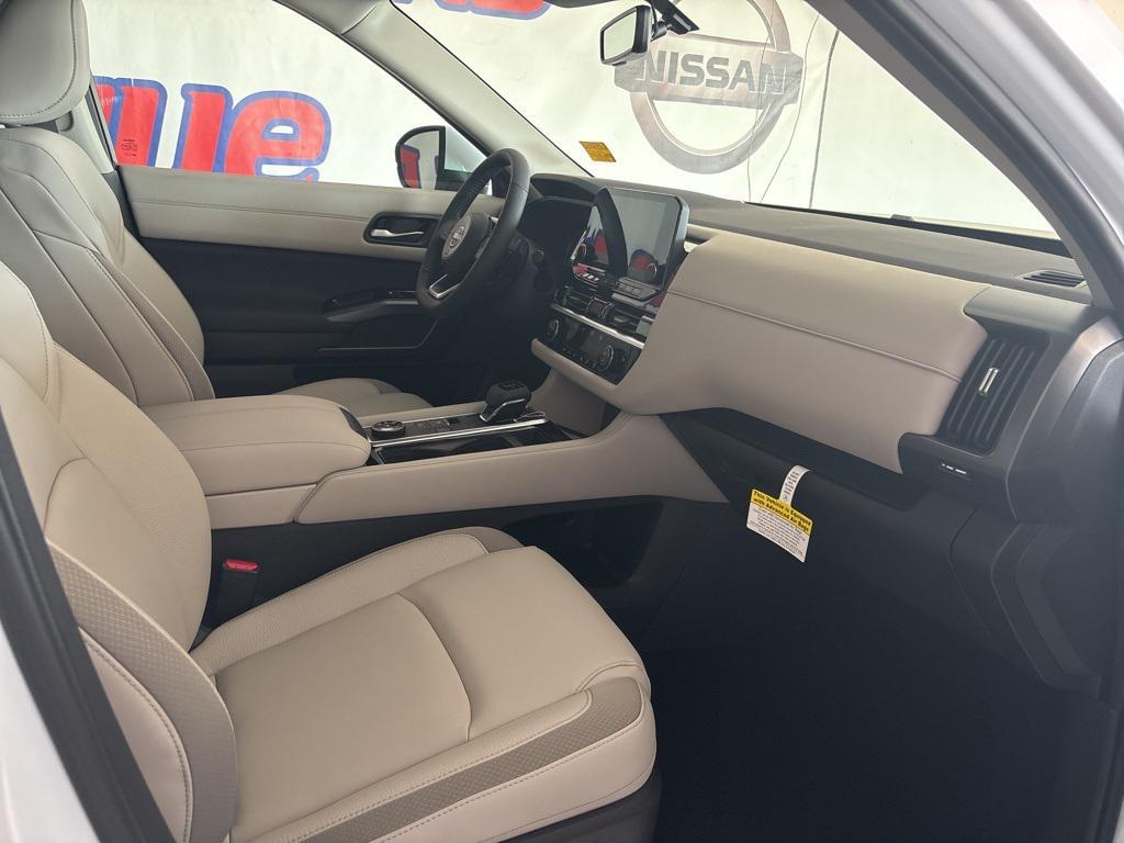 new 2025 Nissan Pathfinder car, priced at $40,245
