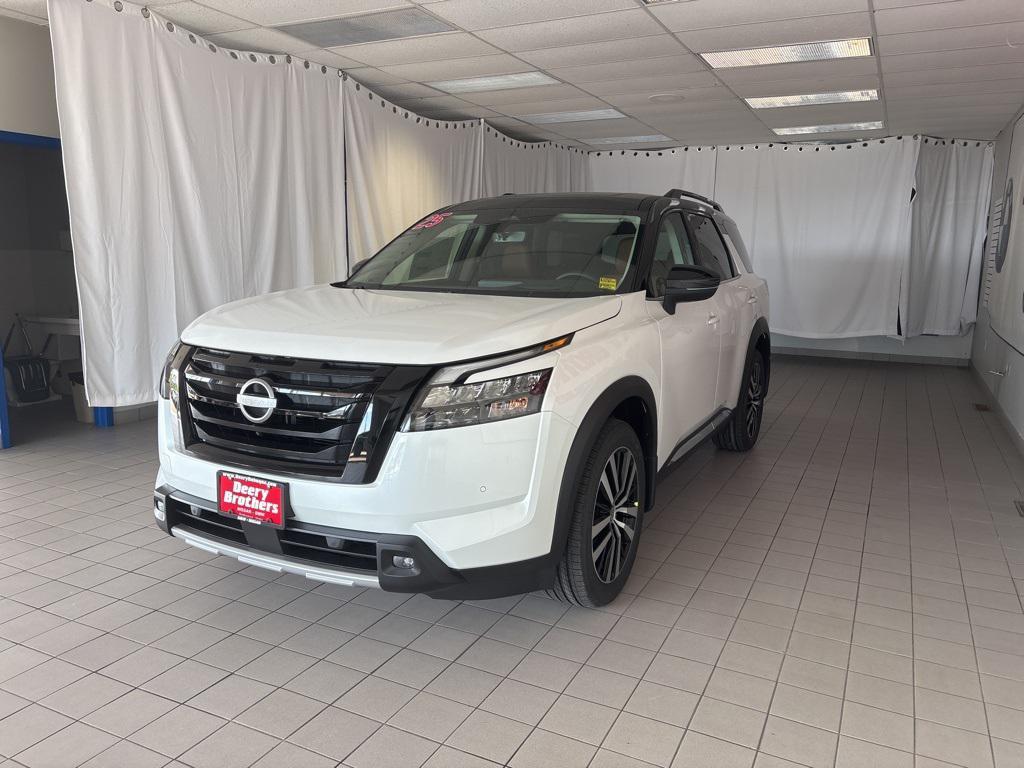 new 2025 Nissan Pathfinder car, priced at $47,075