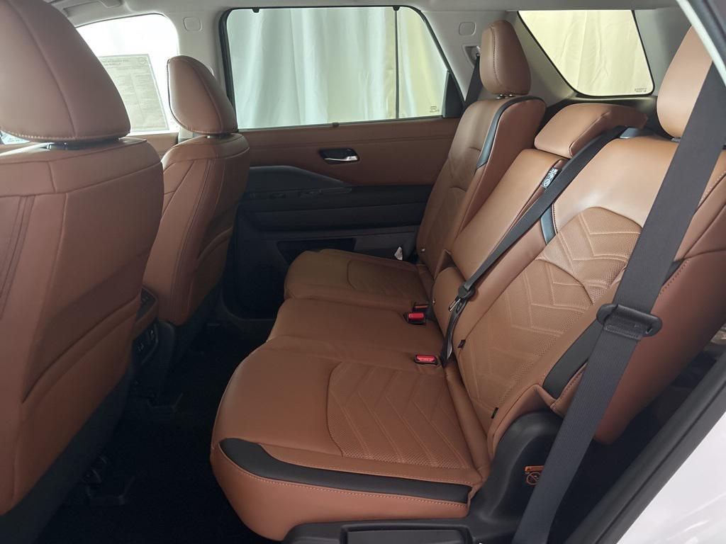 new 2025 Nissan Pathfinder car, priced at $47,075