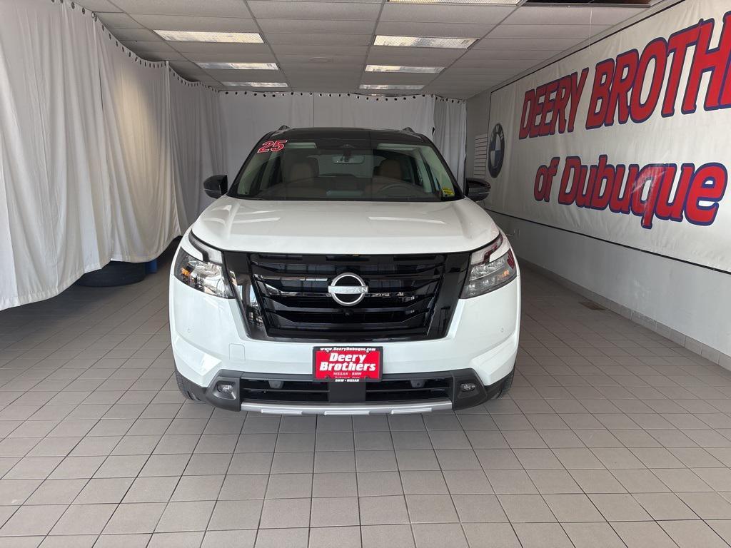 new 2025 Nissan Pathfinder car, priced at $47,075
