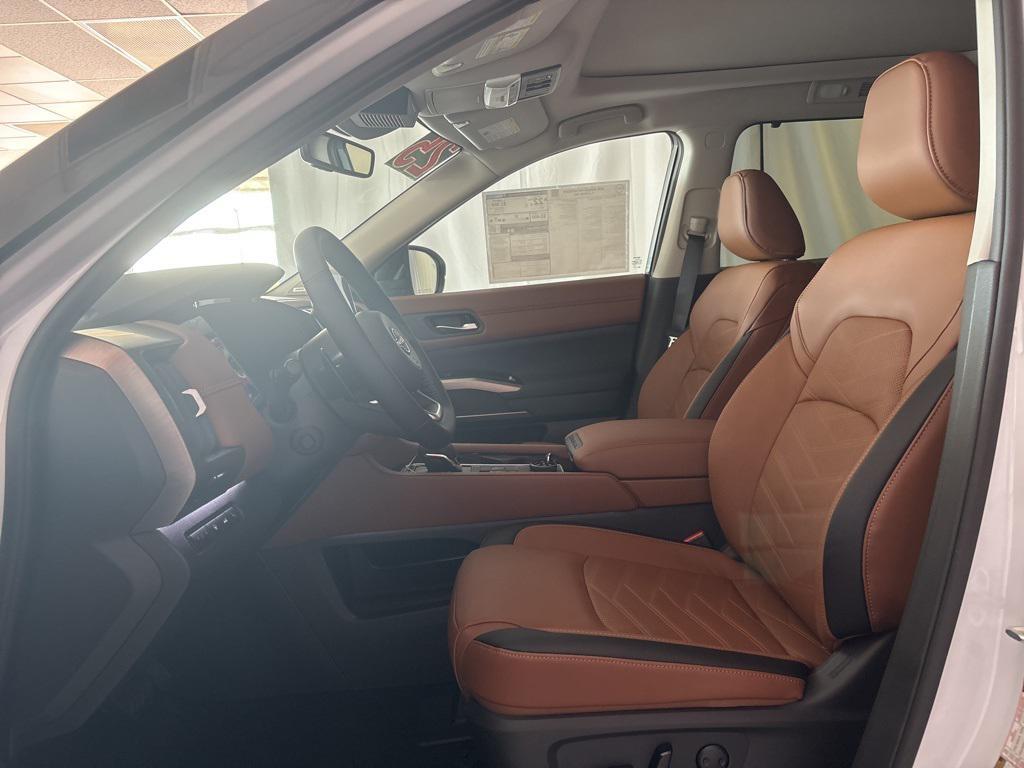 new 2025 Nissan Pathfinder car, priced at $47,075