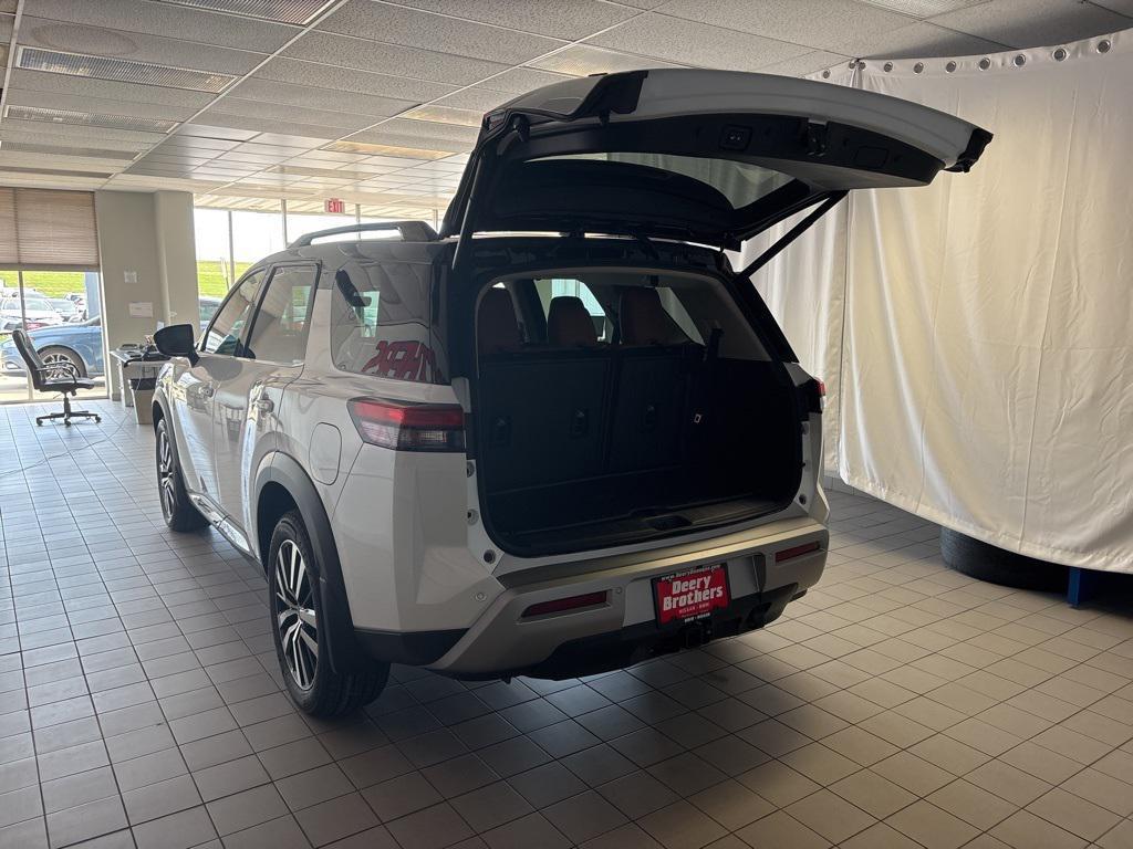 new 2025 Nissan Pathfinder car, priced at $47,075
