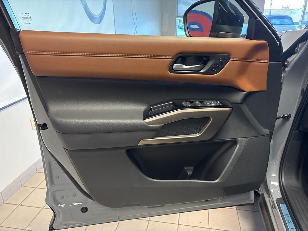 new 2025 Nissan Pathfinder car, priced at $49,445
