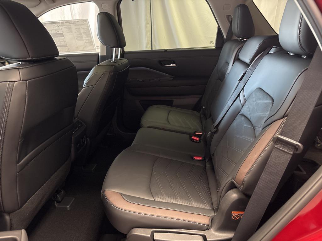 new 2025 Nissan Pathfinder car, priced at $48,990