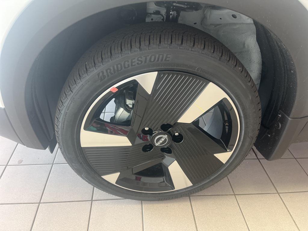 new 2025 Nissan Kicks car, priced at $30,626