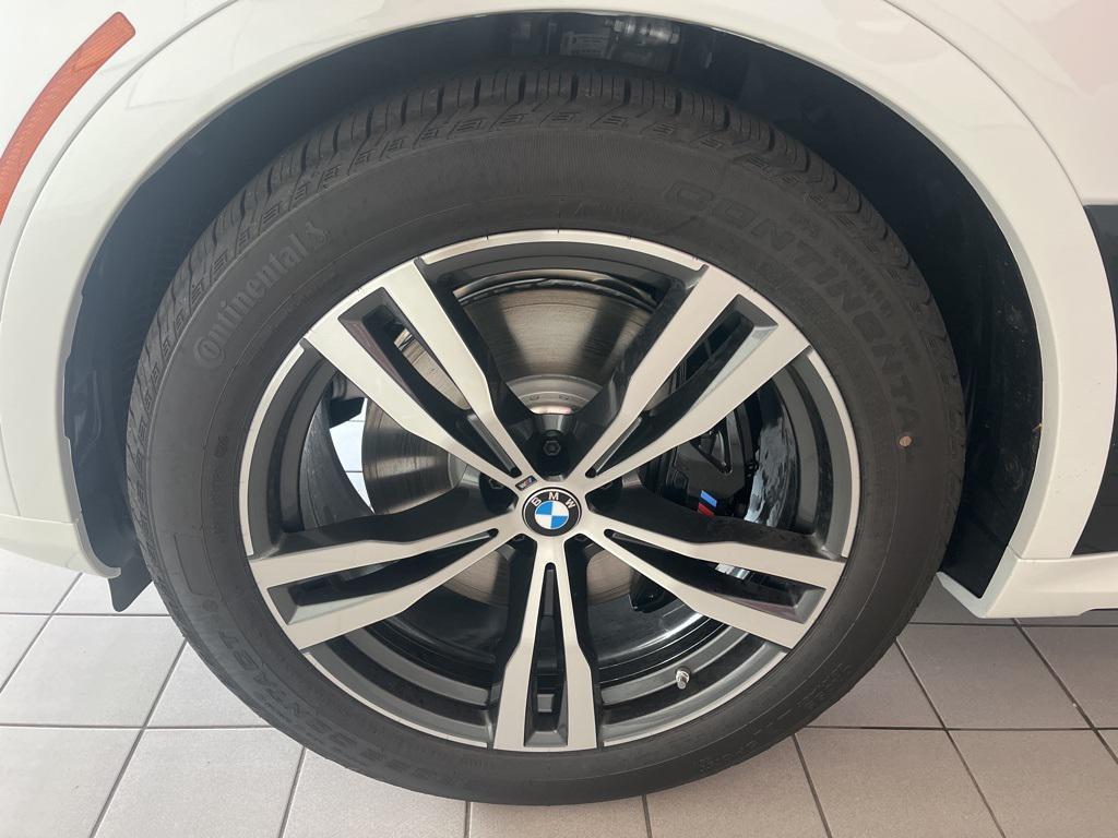 new 2026 BMW X7 car, priced at $122,980