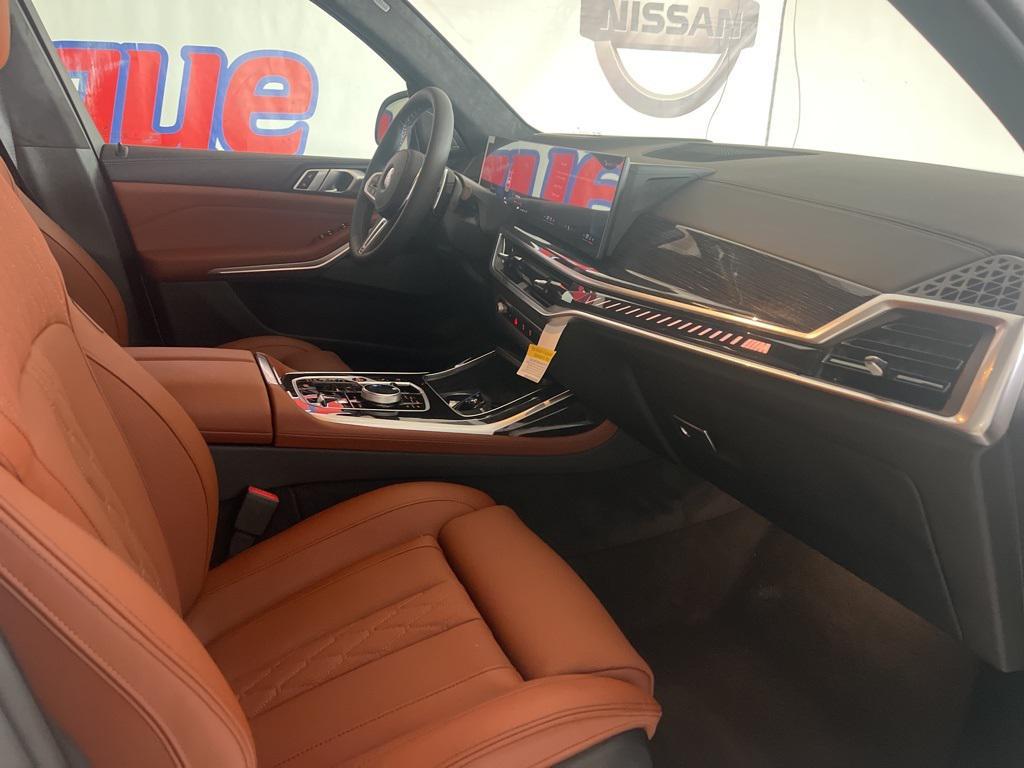 new 2026 BMW X7 car, priced at $122,980