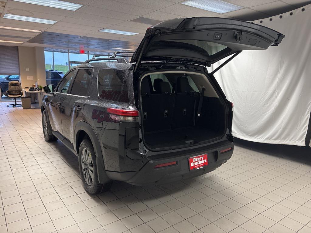 new 2025 Nissan Pathfinder car, priced at $38,012