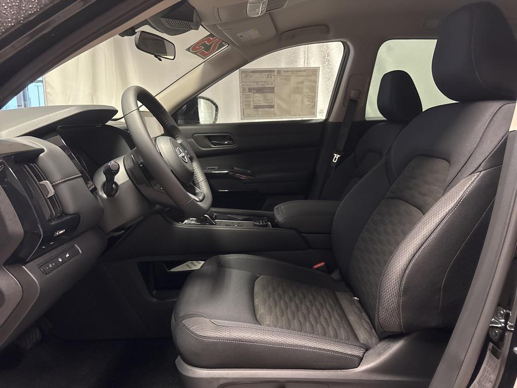 new 2025 Nissan Pathfinder car, priced at $38,012