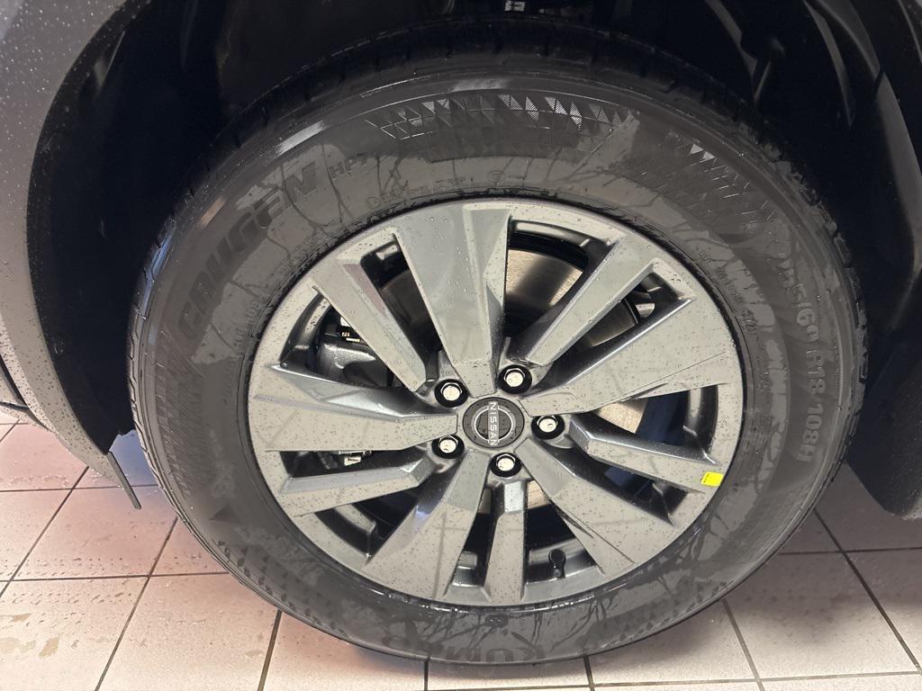 new 2025 Nissan Pathfinder car, priced at $38,012