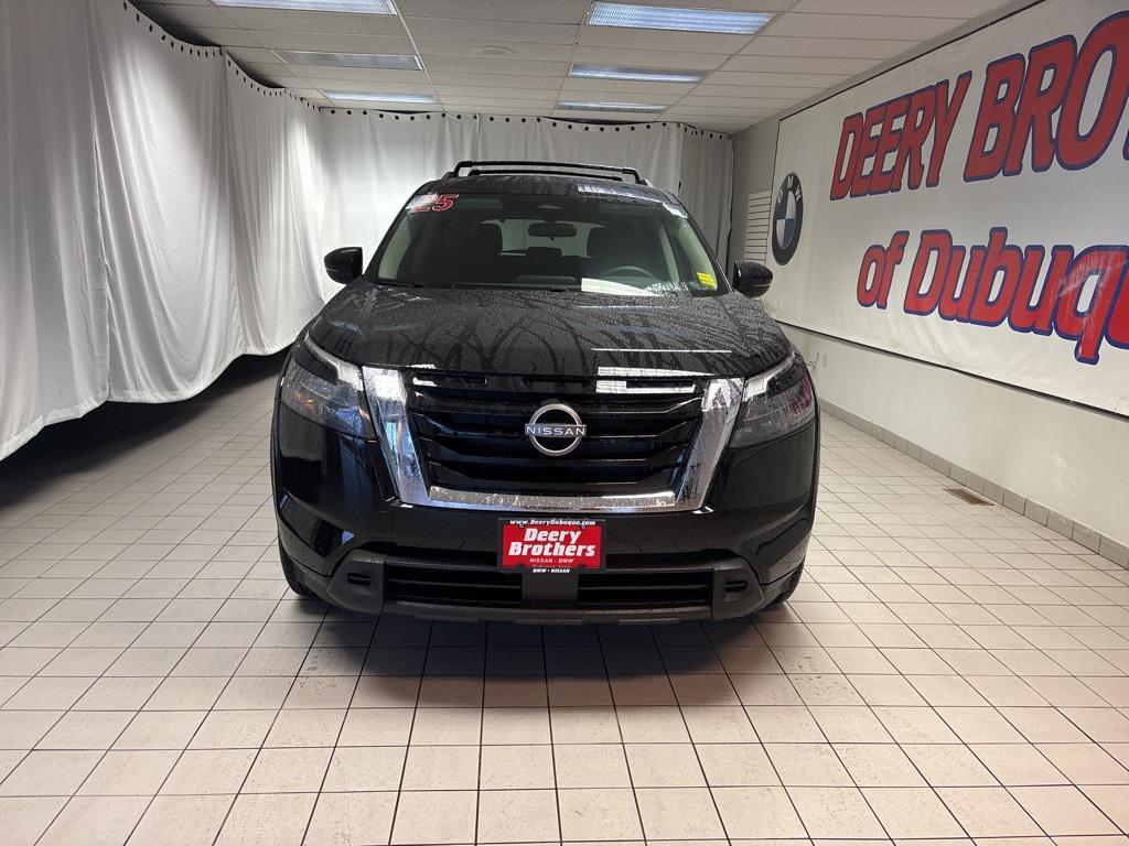 new 2025 Nissan Pathfinder car, priced at $38,012