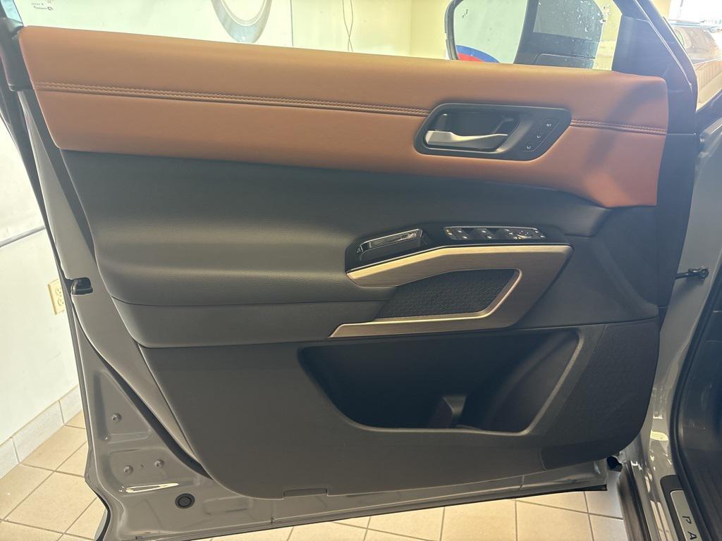 new 2025 Nissan Pathfinder car, priced at $48,965