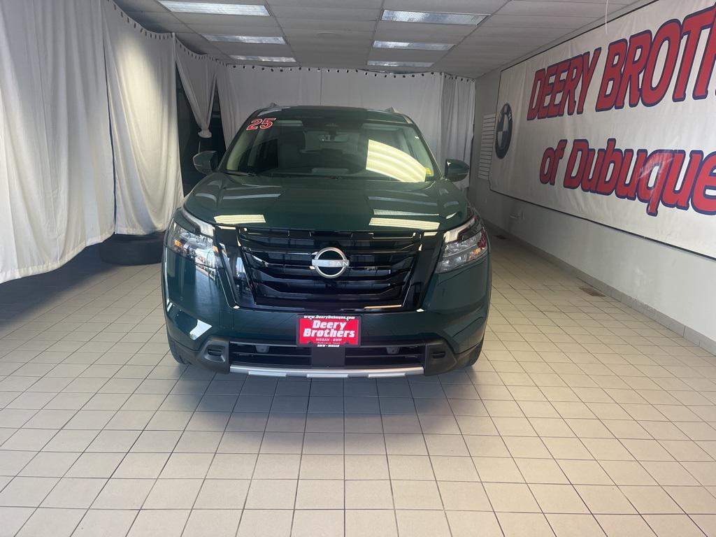 new 2025 Nissan Pathfinder car, priced at $39,797