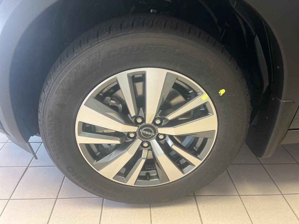 new 2025 Nissan Pathfinder car, priced at $39,797