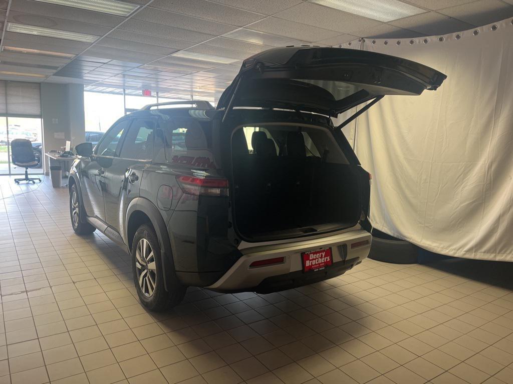new 2025 Nissan Pathfinder car, priced at $39,797