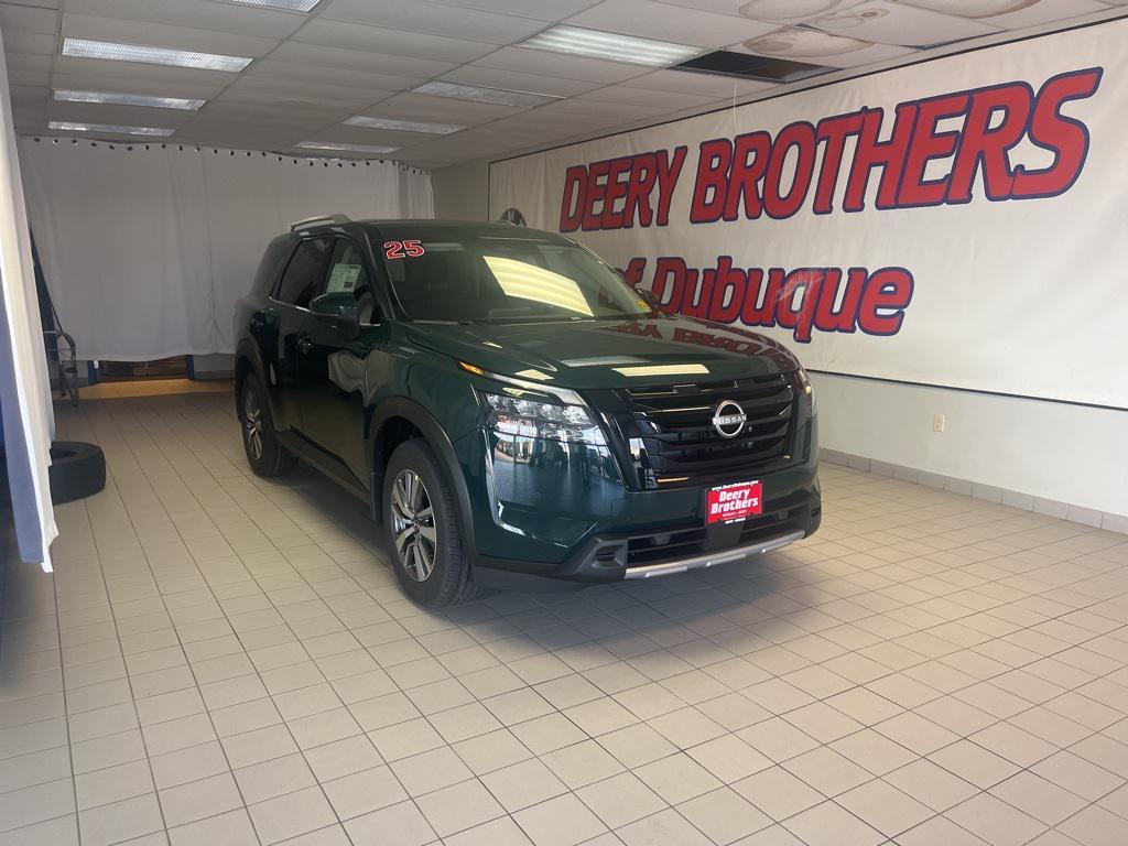 new 2025 Nissan Pathfinder car, priced at $39,797