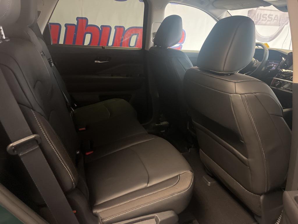new 2025 Nissan Pathfinder car, priced at $39,797