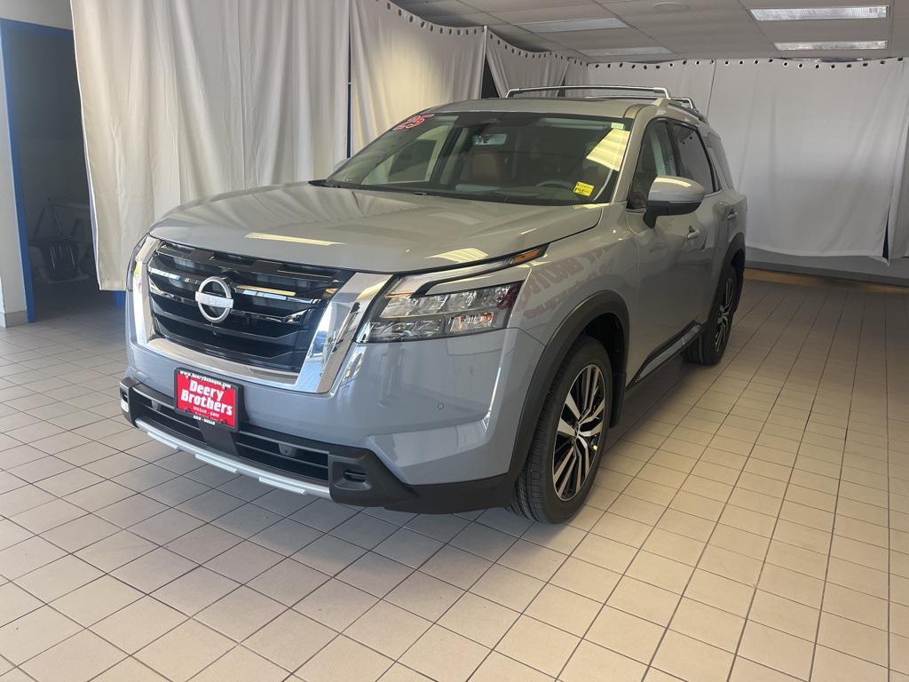 new 2025 Nissan Pathfinder car, priced at $46,348